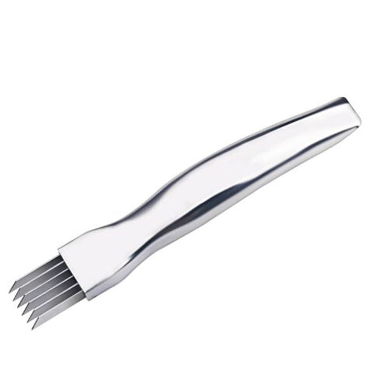 Ergonomisk lökhackare i rostfritt stål, designad för bekväm och enkel användning i köket.