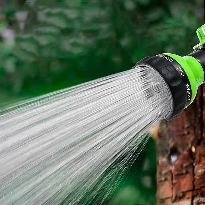 Unisex skumspruta med justerbar spraystråle för enkel rengöring av bilar och motorcyklar, ergonomisk och kompakt design.