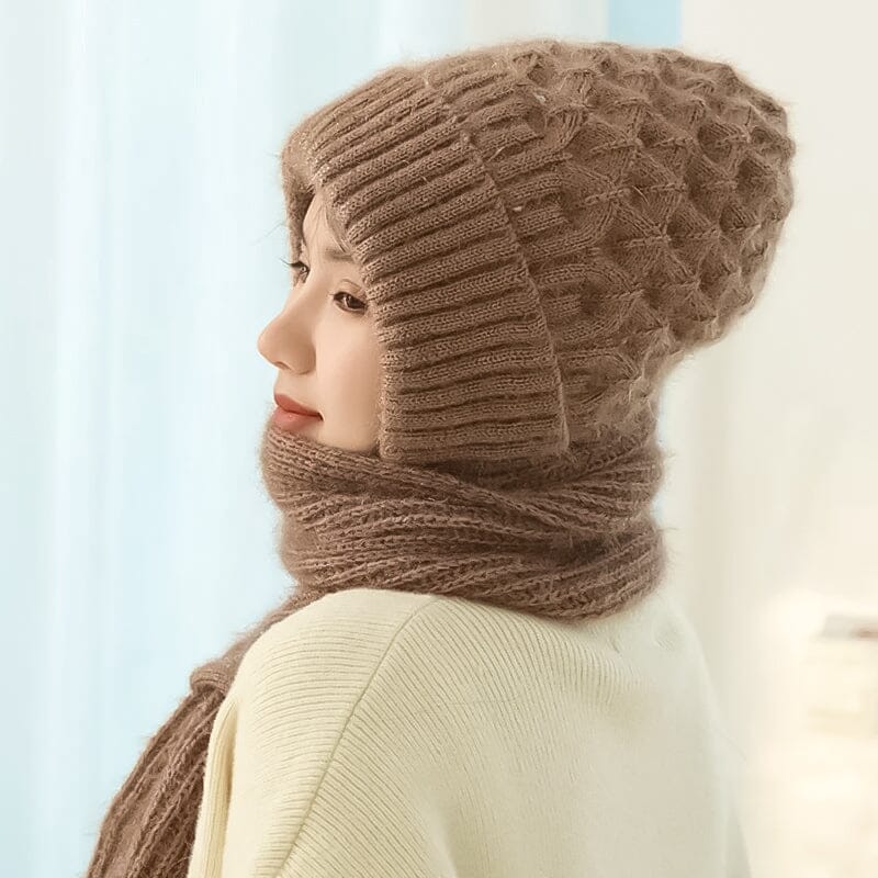 "Unisex vindtät mössa och halsduk i beige polyester, stiliga och funktionella för kalla vinterdagar. One size."
