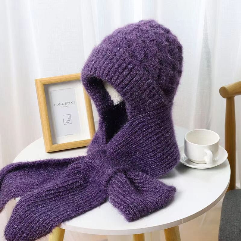 "Unisex vindtät mössa och halsduk i beige polyester, stiliga och funktionella för kalla vinterdagar. One size."