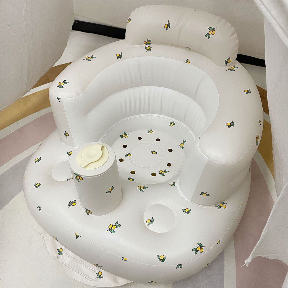 "Uppblåsbar babysoffa med ergonomiskt ryggstöd, i pastellfärger, för barn 3-48 månader, ideal för trygg sittkomfort."