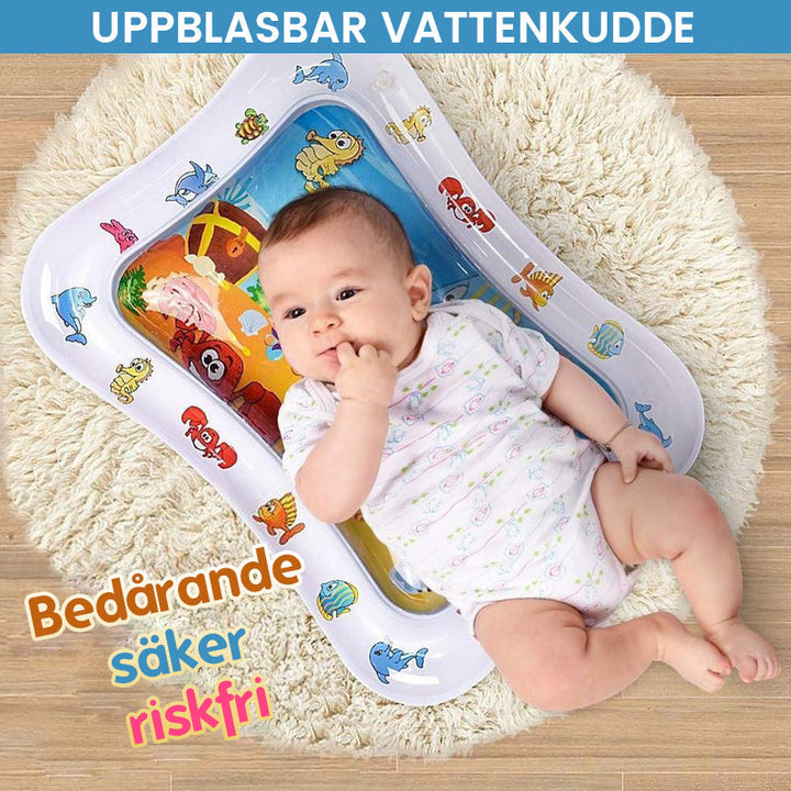 Uppblåsbar vattenmatta för spädbarn, färgglad design, PVC-material, stimulerar sensorisk och motorisk utveckling.