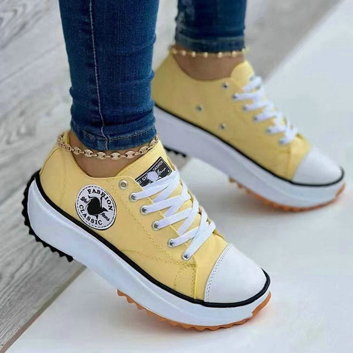 "Vadderade dammode sneakers, tjock sula, komfort, olika färger för arbete och fritid."