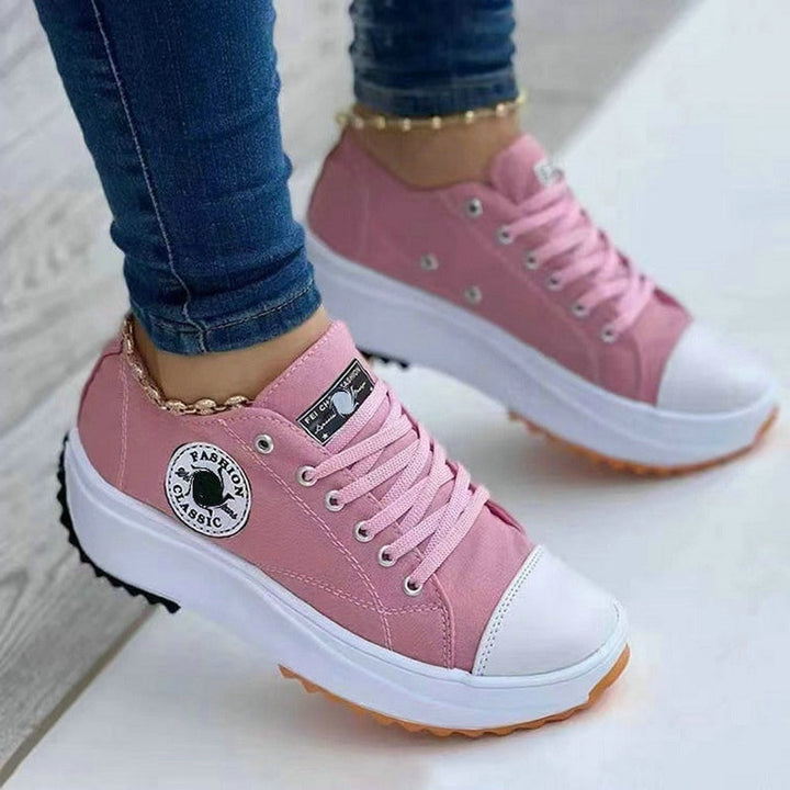 "Vadderade dammode sneakers, tjock sula, komfort, olika färger för arbete och fritid."