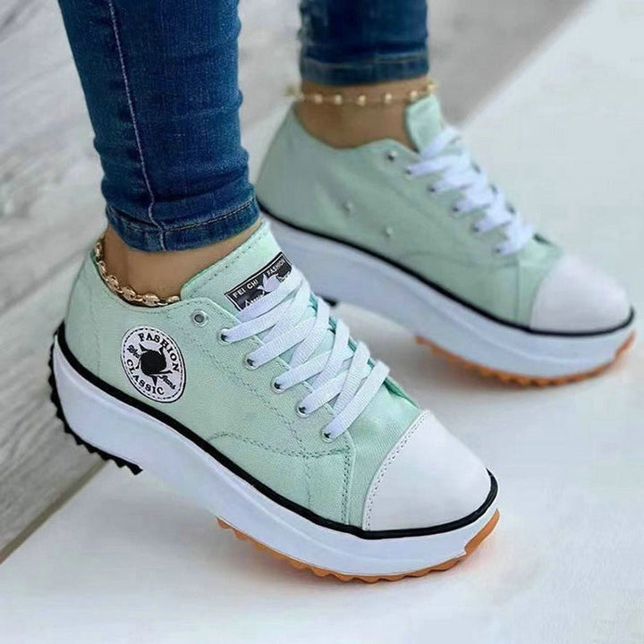 "Vadderade dammode sneakers, tjock sula, komfort, olika färger för arbete och fritid."