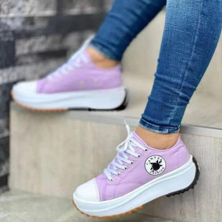 "Vadderade dammode sneakers, tjock sula, komfort, olika färger för arbete och fritid."