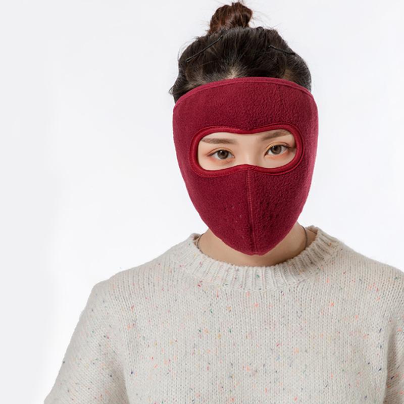 "Varm unisex fleece mask i flera färger, perfekt för skydd mot kyla och vind, tillverkad i mjuk polar fleece."