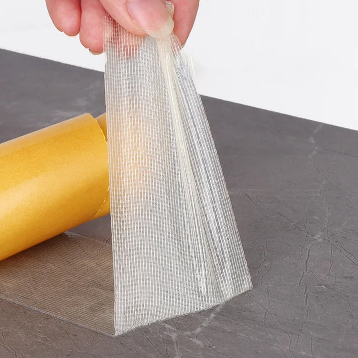 "Vattentät dubbelsidig tejp med starkt fäste, transparent och hållbar för hem och kontor, perfekt för släta och ojämna ytor."