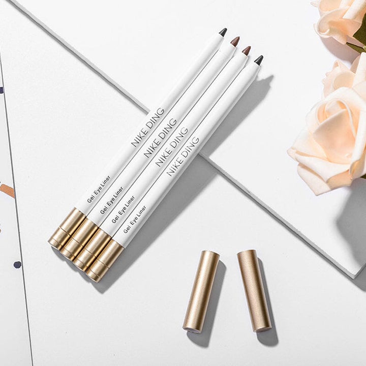 "Vattentät snabbtorkande eyeliner i elegant svart, tunn spets, lätt att använda för precis applicering."