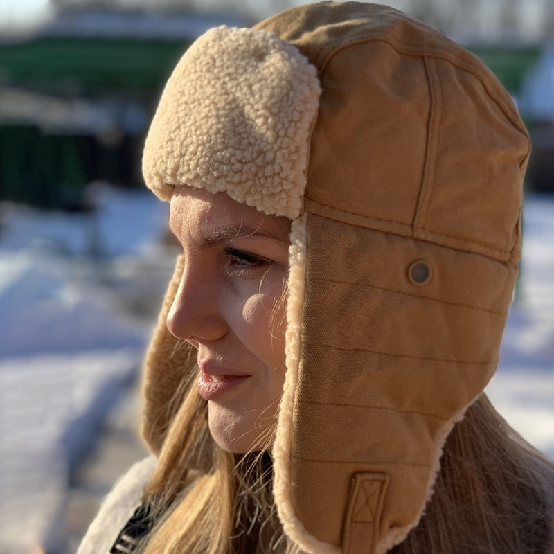 Vintermössa i fleece med öronskydd för herr och dam, varm och trendig, finns i brun, grön, marinblå och svart.