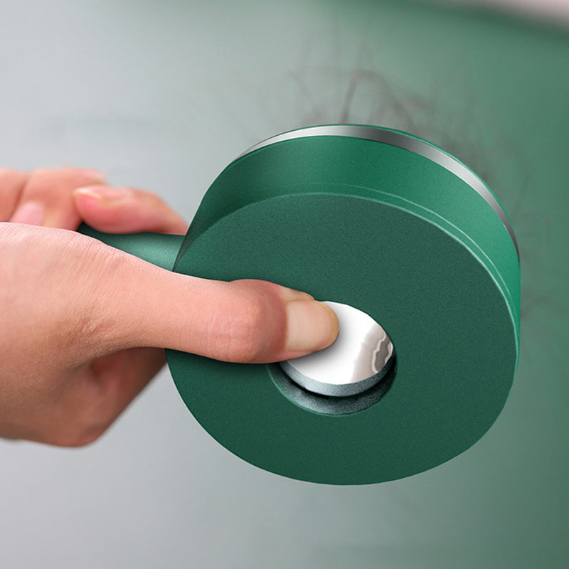 "Vit ergonomisk 3D luftkuddeborste med halkfritt handtag för skonsam hårvård och hårbottenmassage."