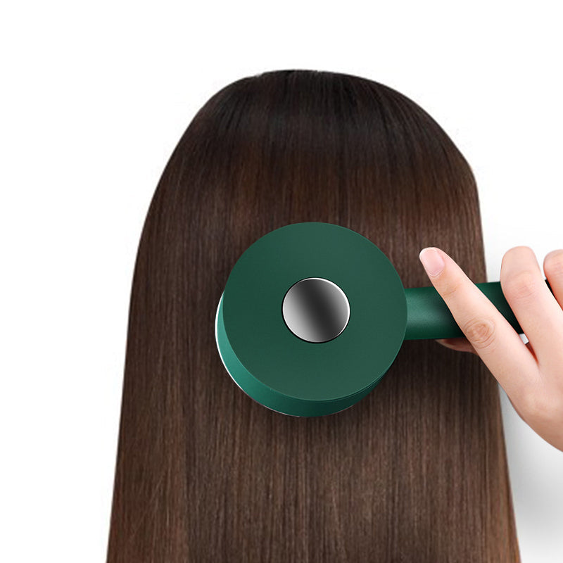 "Vit ergonomisk 3D luftkuddeborste med halkfritt handtag för skonsam hårvård och hårbottenmassage."